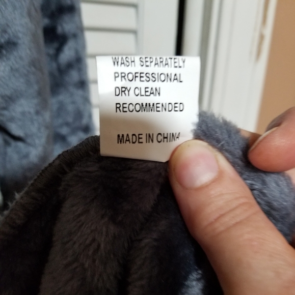 Ladies  house coat Large,  New. Gray and White. - Picture 7 of 7